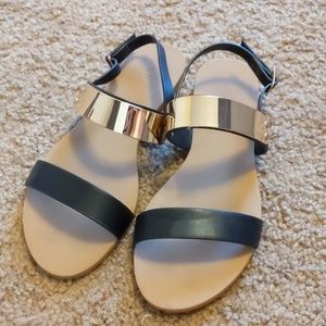 Forever 21 black and gold sandles